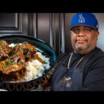 Melt-In-Your-Mouth Smothered Oxtails!