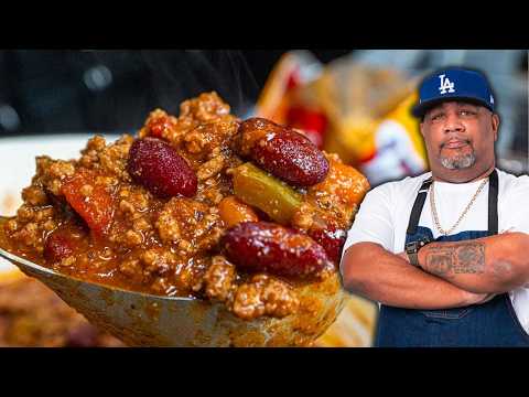 This Chili Frito Pie Is a Crowd-Pleaser Every Time!